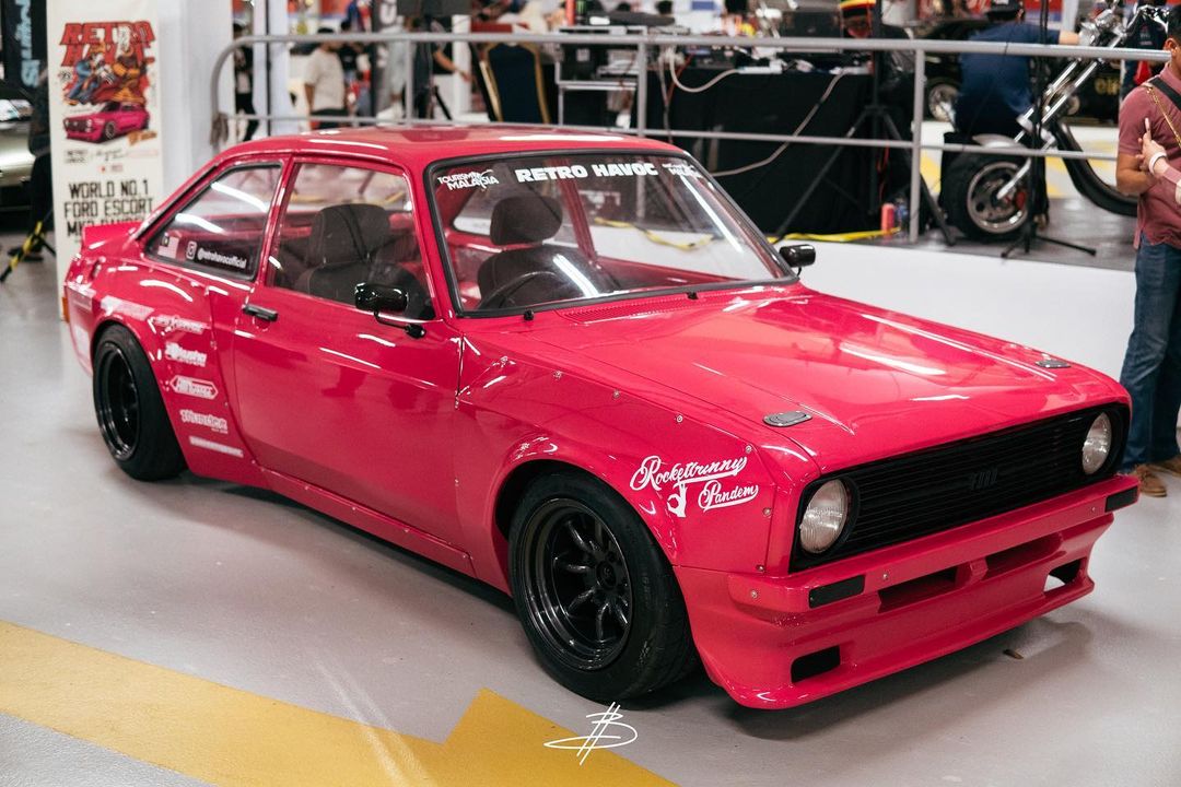 Rocket Bunny Pandem Ford Escort MK2 - Side